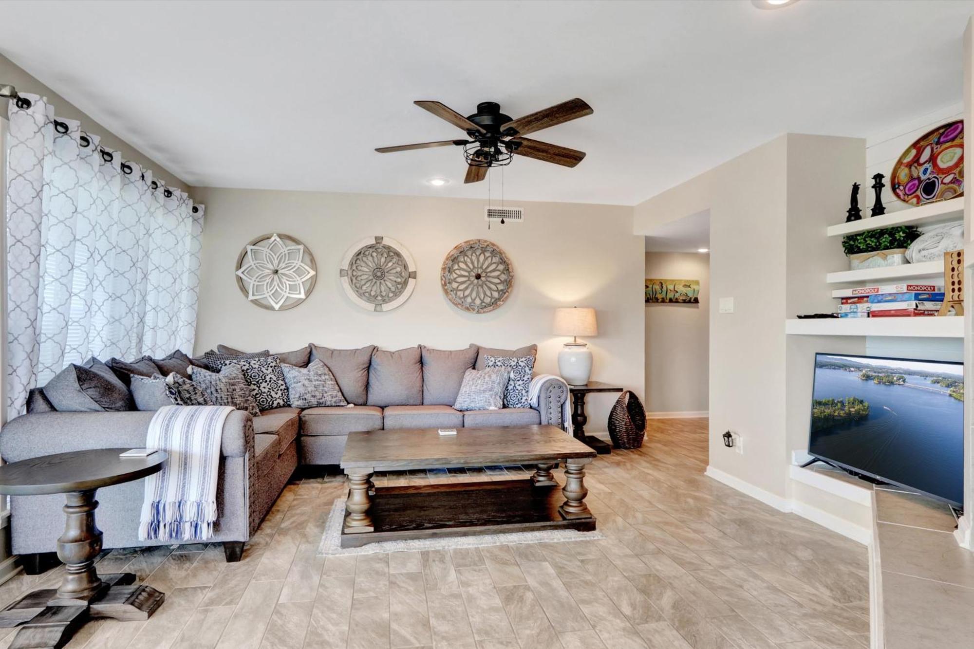 Lakefront With Pool Access! * Hot Springs